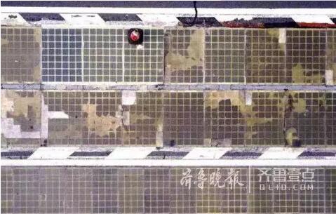 全球首條光伏高速公路運(yùn)行半年 破損多如牛皮癬