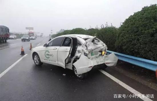 電動(dòng)汽車高速上沒電出車禍，新能源汽車又有黑鍋？