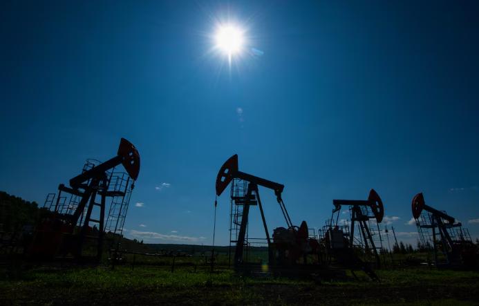 國際油價周五下跌 OPEC+增產預期引發(fā)市場擔憂