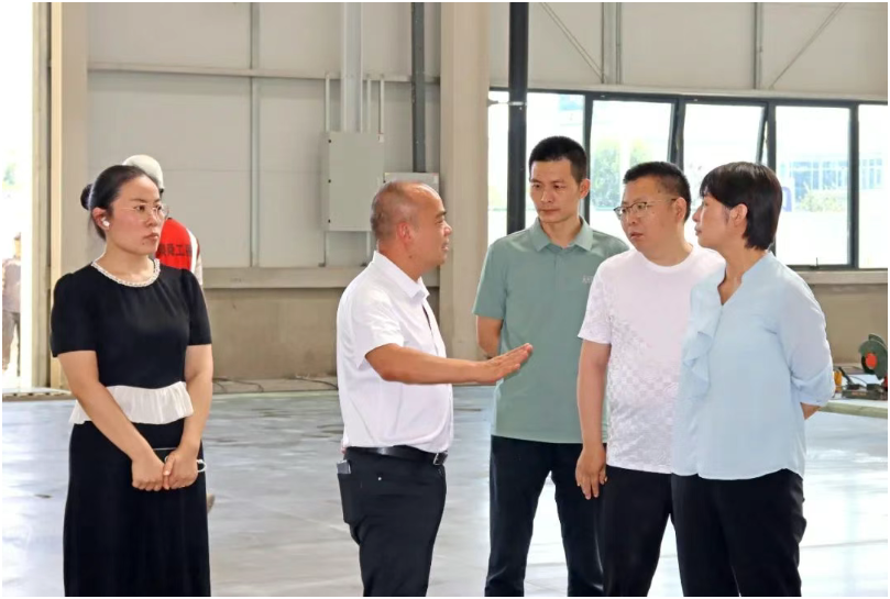 陽泉閥門董事長楊亞蓉一行蒞臨泉舜流控調(diào)研考察