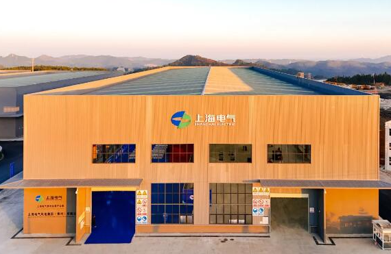 上海電氣貴州龍里產(chǎn)業(yè)園首臺(tái)機(jī)組成功下線(xiàn)