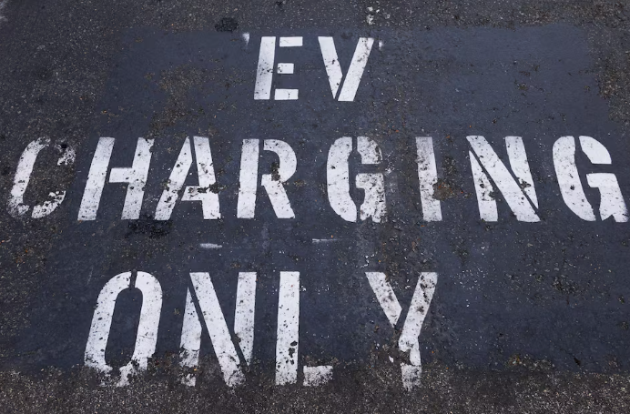 加州擬推新電動汽車稅收返還計劃應對聯邦政策變化