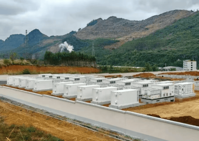 中國富仁能源廣西忻城200MW共享儲能項(xiàng)目設(shè)備安裝進(jìn)入倒計(jì)時(shí)