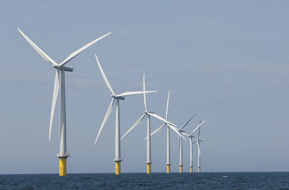 臺灣近海海龍海上風(fēng)電場三期首臺渦輪機(jī)安裝完成